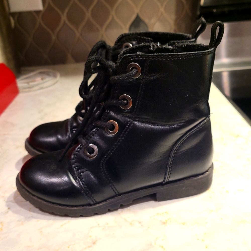 Old navy faux leather combat boots size 9t